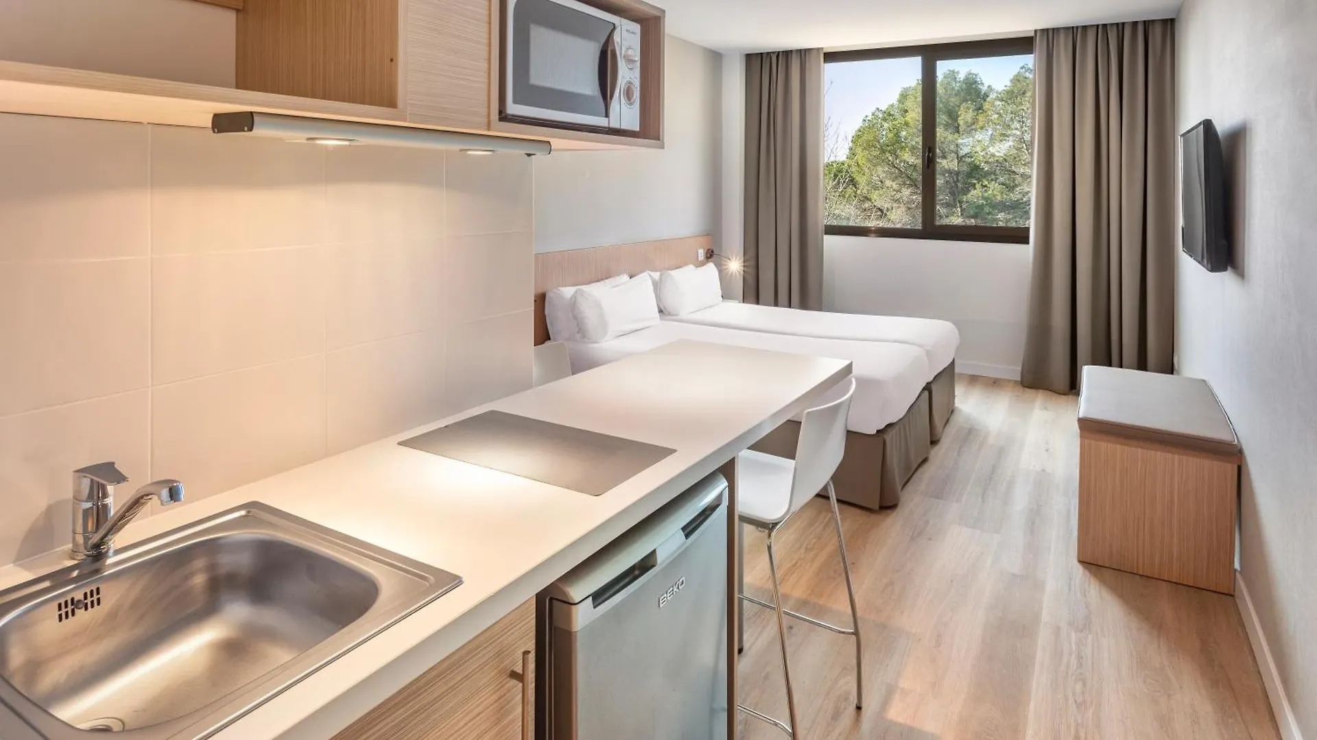 B&B Hotel Barcelona Sant Cugat Sant Cugat del Vallès 4*,  Spanien